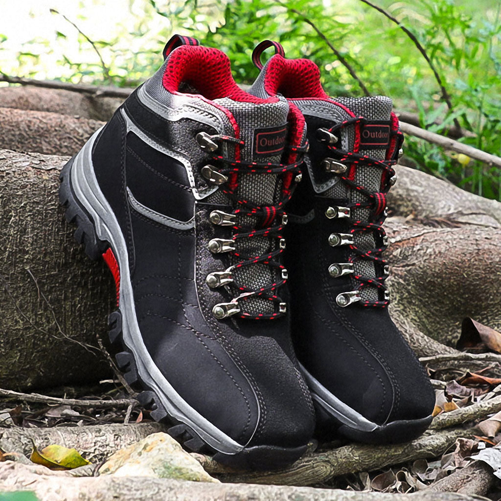 Hiking Boots for Men | B2024