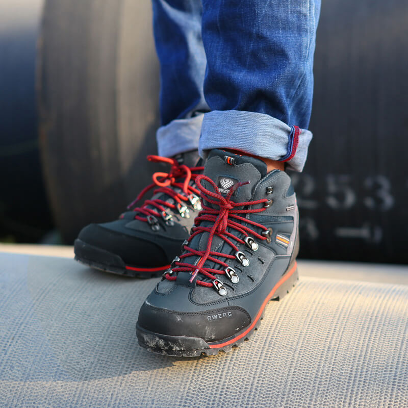 men's hiking boots
